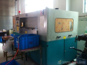 创意办公用品新宠 弯曲羽毛球拍笔与插套式中性笔的设计与应用